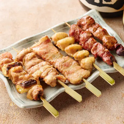 昭和の空間で串焼きを堪能