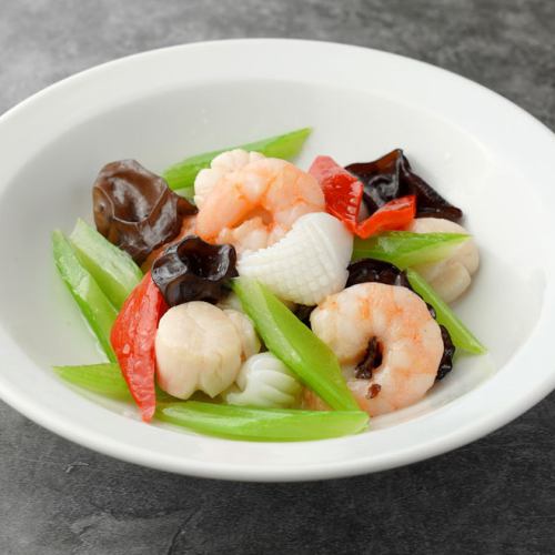 Stir-fried Three Kinds of Seafood