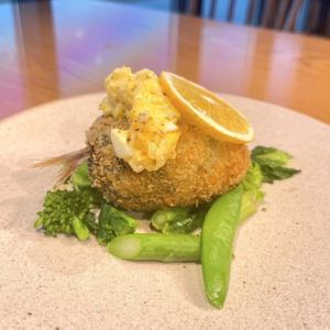 【三品シェフのスペシャリテ】菜花とアジのコロッケ  タルタルソース添え ★サラダ・スープバー付