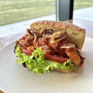 フライシュリンプとフレッシュ野菜のホットサンド　★サラダバー付