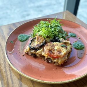 [Chef's Specialty] Eggplant Lasagna with Basil Sauce ★ Includes salad and soup bar