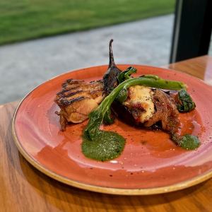 [Chef Mishina's Specialty] Grilled Chicken Thigh, Stewed Eggplant and Tomato ★Salad bar included