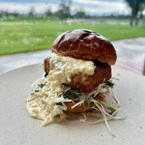 深谷ねぎとマグロカツハンバーガー ★サラダバー付