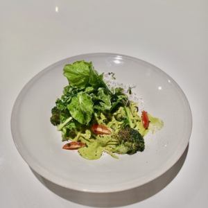 ブロッコリーとしらすのジェノベーゼパスタ★サラダバー付