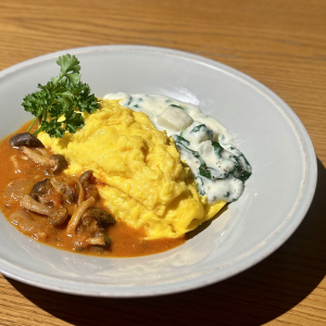 토로 토마고 오므라이스 ~ 토마토 & 화이트 소스 ~