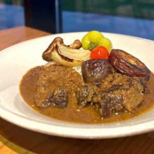 농장 쇠고기 카레