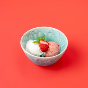 季節のソルベ（バニラ/いちご）