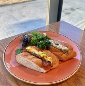 たまごサラダ&ブロッコリーポテトサラダのサンドイッチ