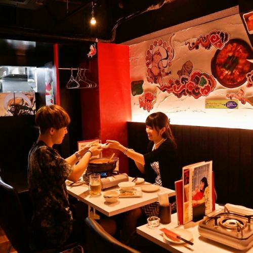 <p>1 minute walk from the east exit of Shimokitazawa station ♪ The cozy store is the perfect space for dates, girls&#39; gatherings, and birthdays! Check out the illustrations on the wall!</p>