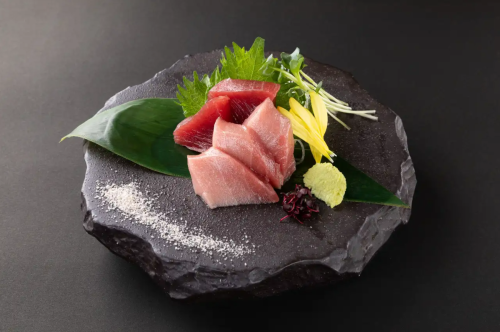 “Raw bluefin tuna sashimi” that you definitely want to try