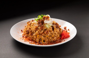 A must-try for spicy lovers: “Fire Garlic Sauce Fried Rice”