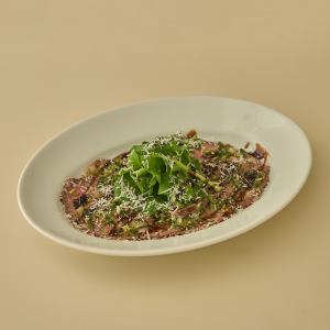 쇠고기 탈리아타 ~ 루콜라 소스 ~