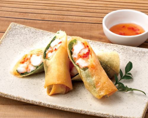 Shrimp and green shiso spring rolls