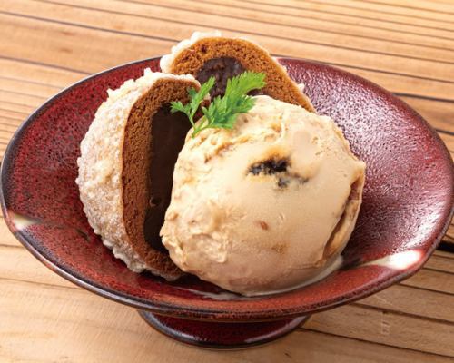 Deep-fried buns and brown sugar ice cream