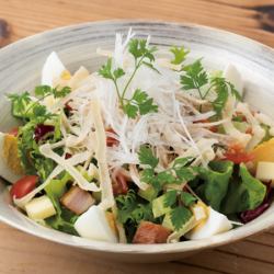 なんでもござれの塩梅サラダ