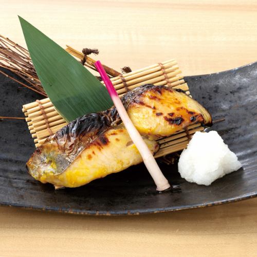 Grilled Spanish mackerel marinated in plum miso