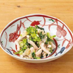 菜の花と蒸鶏の酒粕和え