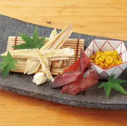 <Enjoy with Hokkaido's beloved alcoholic beverages> Three kinds of local snacks