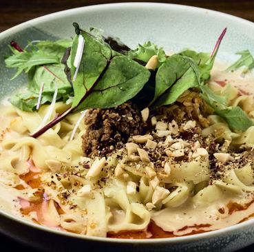 担々麺と麻婆豆腐が看板！
