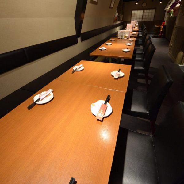 [Private room on the 2nd floor] 3 minutes on foot from JR/Kintetsu Kyoto Station, an excellent location! Along Karasuma-dori, which is easy to get to and from.The 2nd floor, which can be used by 20 to 30 people, is ideal for banquets of companies and groups, and gatherings with a large number of people.Free use of TV monitor, dessert plate with your name and message, and enliven your party!