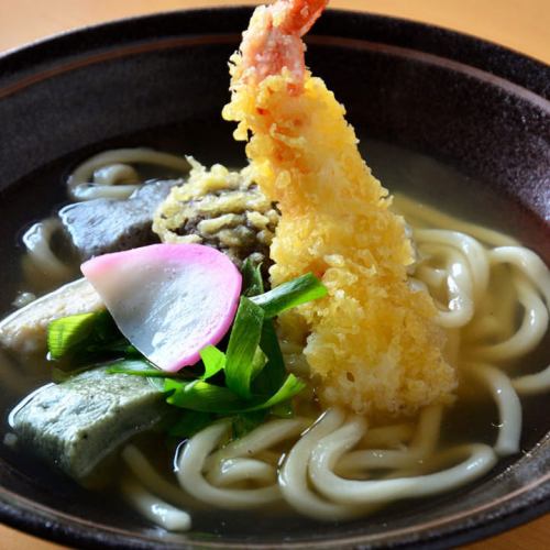 〆のうどんは絶品