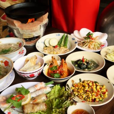 Bartham course/10 dishes including goi kung (fresh spring rolls), Vietnamese street food, and pho/3,800 yen per person