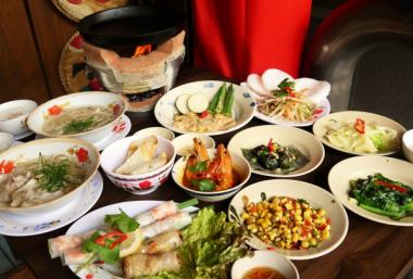 Bartham course/10 dishes including goi kung (fresh spring rolls), Vietnamese street food, and pho/3,800 yen per person