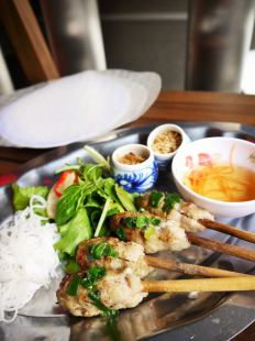 Vietnamese food stalls are grilled ~ Rice paper roll ~