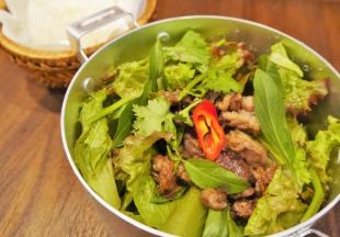 Stir-fried beef and Vietnamese herb green salad