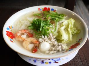 Hu tieu (Southern specialty thin rice noodles)
