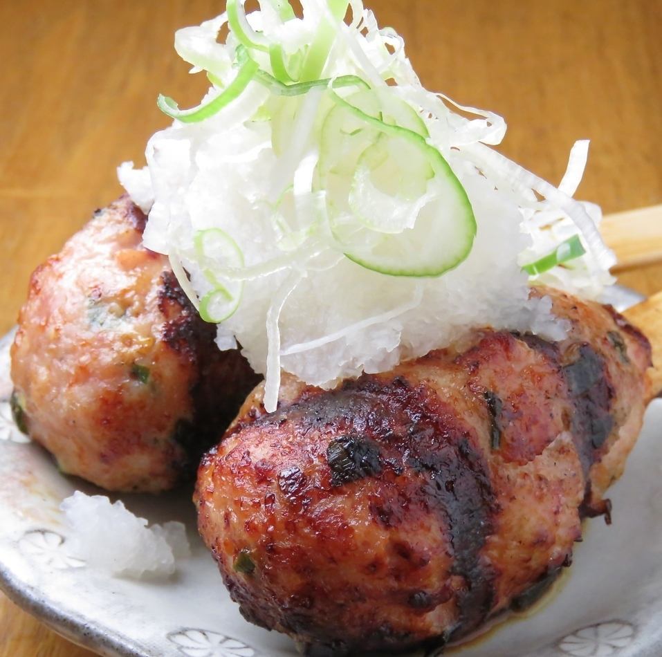 土佐備長炭を使った焼き鳥が美味しいお酒と共に楽しめる店