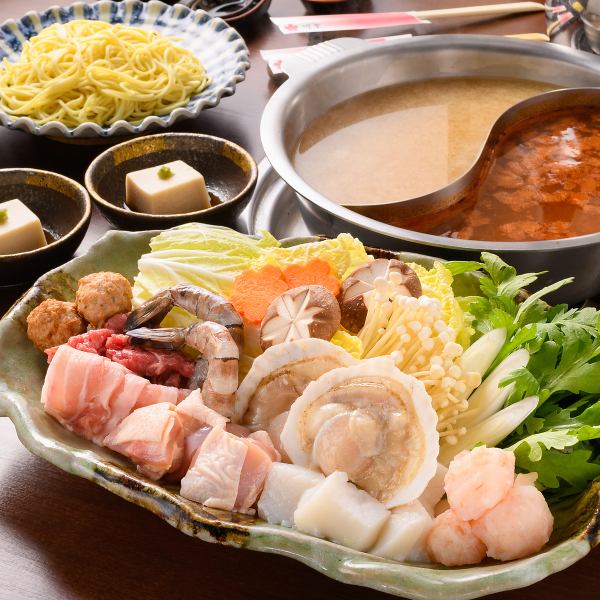 ≪櫻宴限定≫スープの約50％に日本酒を使用したポン酒鍋～味くらべ～　3300円(税込)