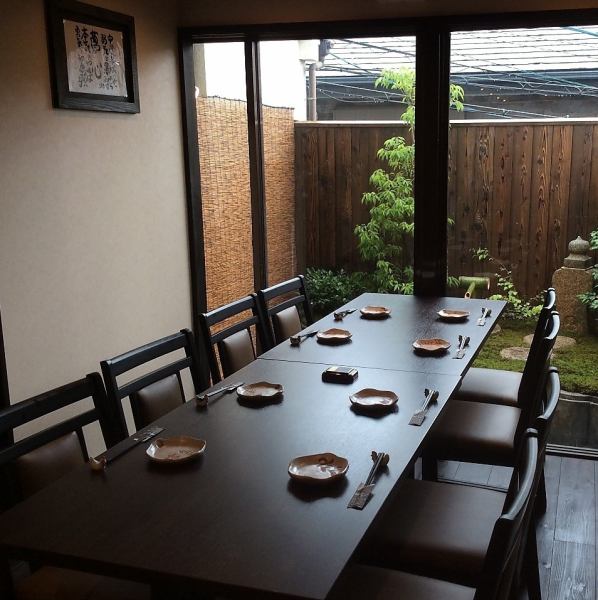 [Semi-private room for 4 to 10 people! Private space] Private room space is also available for those who are looking for a quiet space ♪ It is often used for family meals and private banquets I have received.Welcome party Yakitori Sake Women's association Date Charter Room Japanese digging pot Hot pot Kyoto Lunch party