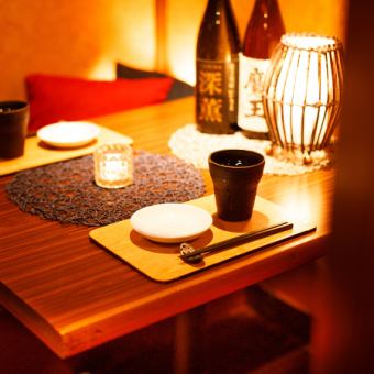 静かさ、煌びやかさ、優美さも感じさせる和の空間。快適さだけでなく、清潔感を損なわず、ご接待やご会食の席にも大変ご好評頂いております。日本建築の本来の魅力を余すことなく表現しながらも、現代風にカジュアルにアレンジされたお席は各種ご宴会に幅広くご活用頂けます。ご予約方法はお電話、ネットから！