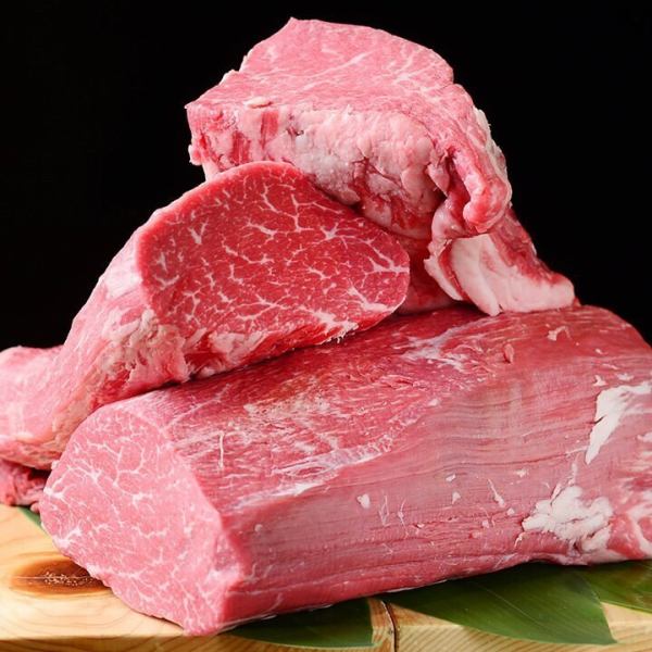 国産タン・ハラミに加え、新鮮レバーも絶品！うまさに期待が高まる厳選三種！