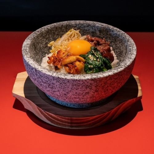 お肉だけじゃない、アラカルト料理もおすすめです◎
