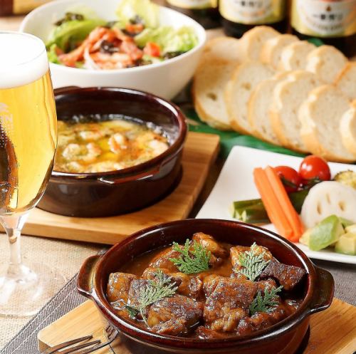 Meat dishes from Sannomiya Beer! A gorgeous lineup of meat dishes that go well with a wide variety of beers! Starting at 580 JPY