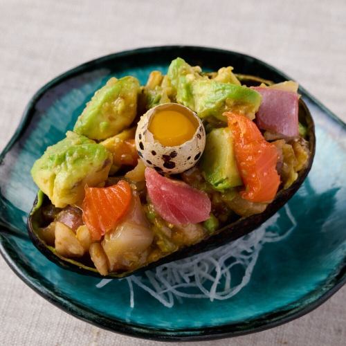 アボカド海鮮ユッケ