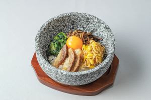 Stone-baked bibimbap with crispy rice