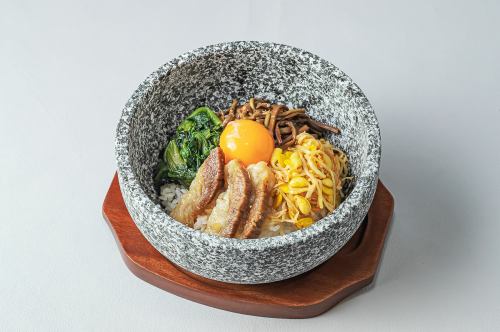 Stone-baked bibimbap with crispy rice