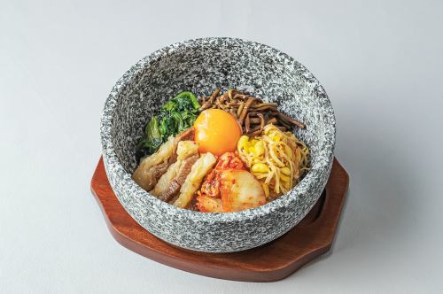 Stone-baked kimchi bibimbap