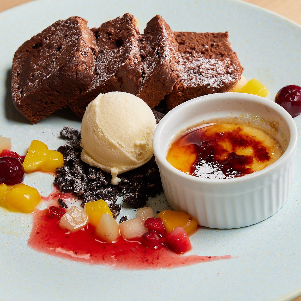 Birthday/celebration dessert plate Normal 1500 yen ⇒ Free service