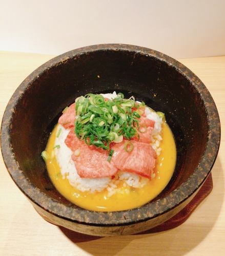 Stone-grilled beef tongue garlic rice