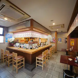 カウンター全9席ございます