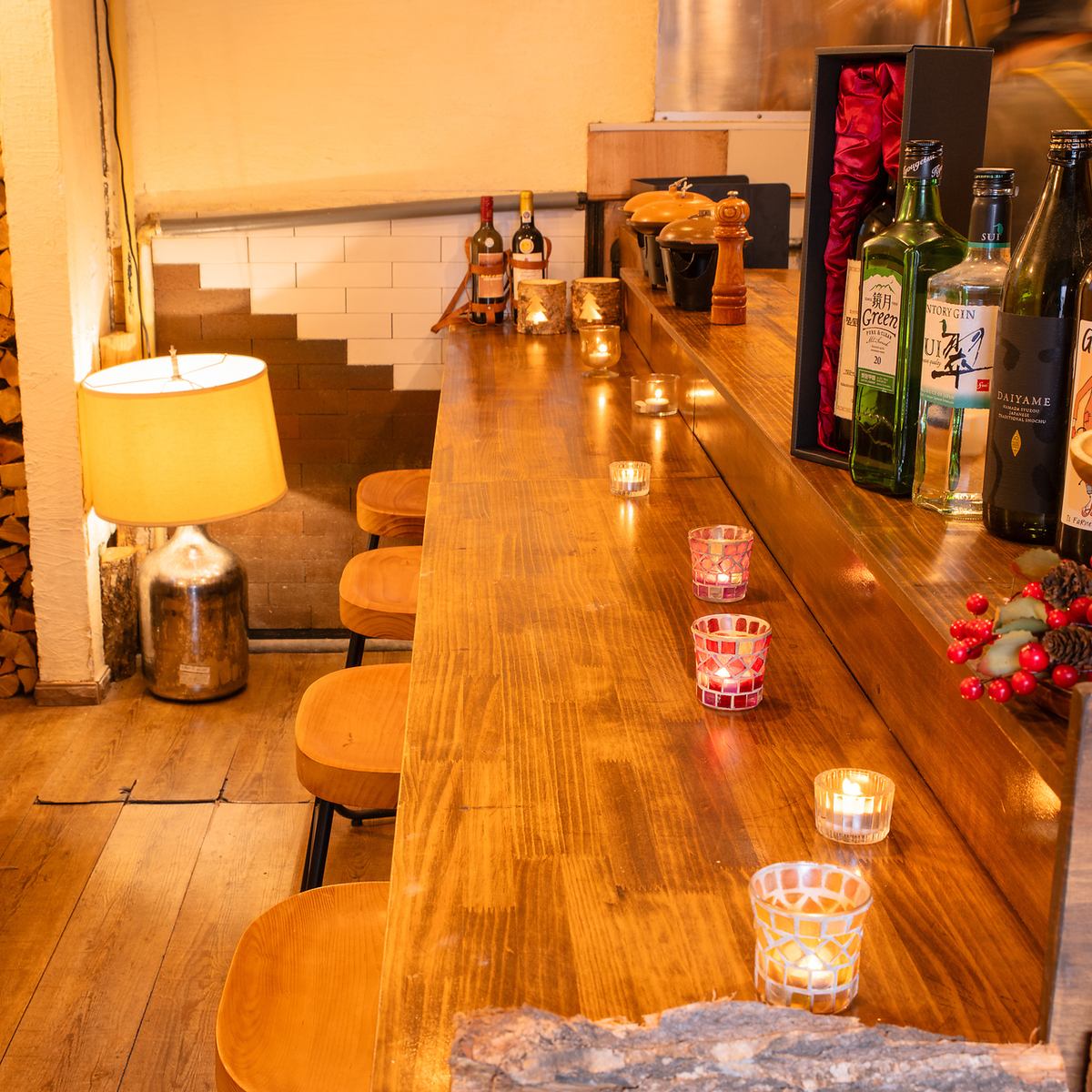 9月オープンの新店舗！木を基調とした店内は落ちける雰囲気◎