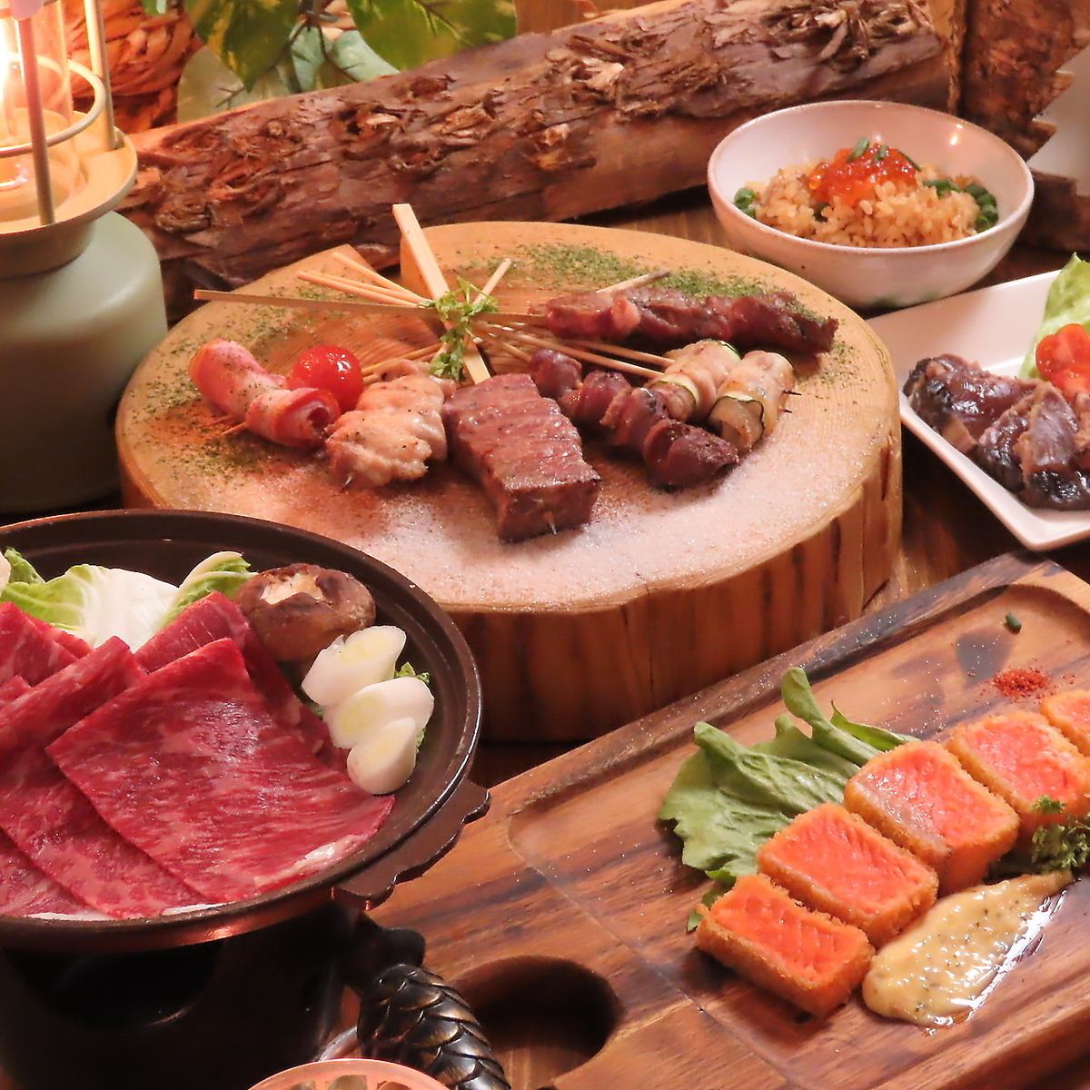 串、串カツの他に陶板料理など温かみのある郷土料理よりのメニューが充実した串バル。