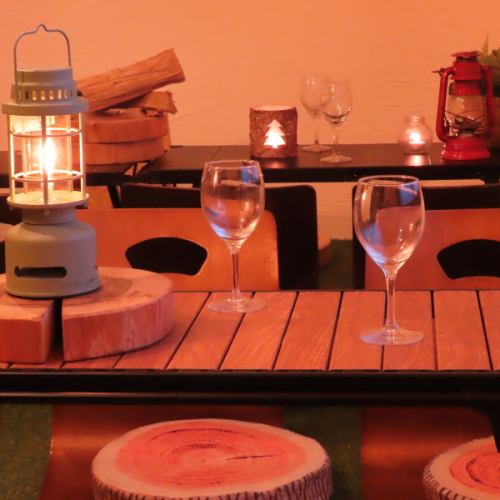 二階には小上がり席も。