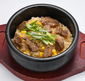 大和[裏]名物　〆といえば　伝統の肉飯