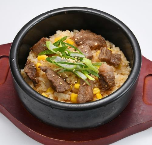 大和[裏]名物　〆といえば　伝統の肉飯