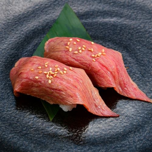黒毛和牛炙り肉寿司 2貫